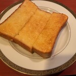 Le Premier Cafe - トースト200円（単品は320円ブレックファースト200円）