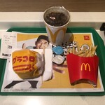 マクドナルド - 料理写真:お爺さんが席まで届けてくれたグラコロセット