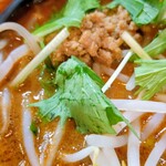 錦華楼 - セットの半ごまラーメンアップ