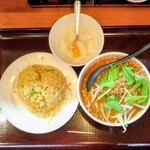 錦華楼 - 選べる半チャーハンと半ラーメンセット