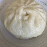 551 蓬莱 - 料理写真:豚まん。