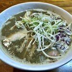 虎一番 - セメント煮干ラーメン+煮たまご+タマネギ
