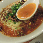 川菜館 - 坦々麺のスープ