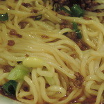 川菜館 - 坦々麺の麺