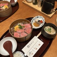 すき焼きと牛まぶし ももしき - 