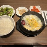 焼肉・韓国料理 KollaBo - Aセット1200円