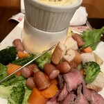 シュラスコ 肉寿司食べ放題 夜景肉バル サルーテジャポン - 