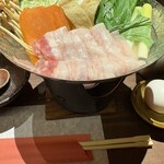 麹蔵 - 鹿児島県産黒豚鍋。