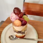 ハナツムリ - モンブランパフェ