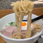 ラーメン家 みつ葉  - 出張所の塩ラーメンの麺