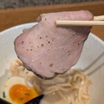 ラーメン家 みつ葉  - 出張所の塩ラーメンのチャーシュー