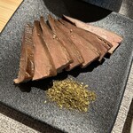 日本酒と小鉢 はやし - レバーの燻製を山椒を付けて