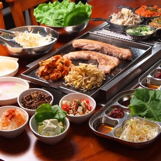 贅沢コース 全10品3000円 極厚上センサムギョプサル デッペ 完熟テジ チーズとお肉の韓国料理 ベジテジや 栄店 矢場町 韓国料理 食べログ