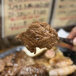 おなかいっぱい - ステーキは薄切り。
