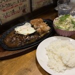 おなかいっぱい - ■ステーキ＆肉三昧マキマキ(ライス付き) ￥1.580 ■(料理を頼んだ人のみ)サラダ ￥200