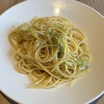 レストランREGINA - アンチョビとキャベツのアーリオオーリオスパゲッティーニ