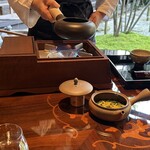 茶館きっかわ 嘉門亭 - 火の上で炒って