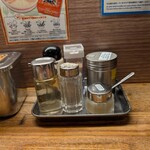 九州じゃんがららあめん - 卓上調味料