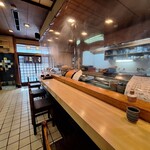 日の出寿司 - 店内
