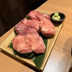 焼肉一心たん助 旦 - 