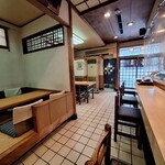 日の出寿司 - 店内