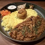 カレーハウスやまねこ亭 - パキスタン風無水チキンカレー　スパイスたまごトッピング