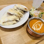 クラウン カリー&ケバブ ブランチ大津京店 - バターチキンカレーとチーズナン