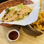 クラウン カリー&ケバブ ブランチ大津京店 - ケバブとオニオンポテト