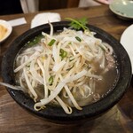 チャムズキッチン - 石焼鍋の牛肉フォー