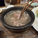 チャムズキッチン - 石焼鍋の牛肉フォー