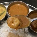 南インド料理店 ボーディセナ - お料理のサービス早いです