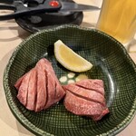 焼肉 神田精肉店 - 厚切り上タン　