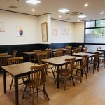 Naraya Todaizi Ten - 一樓座位：空間寬敞舒適。