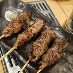 スミビトケムリ - 左：アミハツ   右：アミレバー