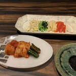 梅田お初天神大人の神戸牛焼肉 - ナムルとキムチ