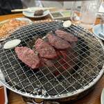 炭火焼肉・ホルモン モツの関ちゃん - 