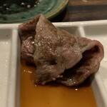 梅田お初天神大人の神戸牛焼肉 - ハネシタロース（但馬玄）　ポン酢で