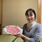 鳥勝牛肉店 - 今年1番位の笑顔になってしまったお代わり肉タイム✨3種類全部追加。もも肉も、肉の赤身の旨さがしっかりわかって、とってもおいしかった。