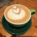 バリサイ カフェ - カフェラテ　715円