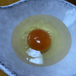 鳥勝牛肉店 - 卵も黄身濃くてぷりんっとしてます！