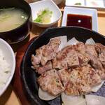 豚ステーキ専門店 B - 料理写真:豚ステーキ定食150g