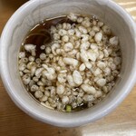 釜揚うどん一忠 - つゆが温かいです