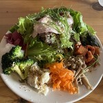 feel.Wine&Dining - サラダランチ！