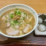 中華そば きくま - 愛情こもった中華そばとおにぎり✨