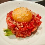 炭火焼肉ホルモン うらら - 和牛炙りユッケ♡