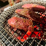 炭火焼肉ホルモン うらら - ジュジュ〜♪(´ε｀ )