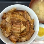 ぶた丼のとん田 - バラぶた丼（肉大盛り）（上から）