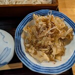 手打蕎麦のたぐと - ごぼうとネギのきんぴら