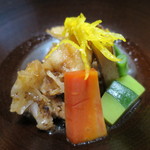 御料理 はやし - 明石の天然真鯛のアラ煮アップ