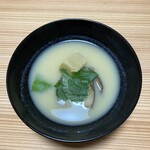 和食料理 和ごころ いなほ - 椀物　鮑と京麩の京味噌合わせ